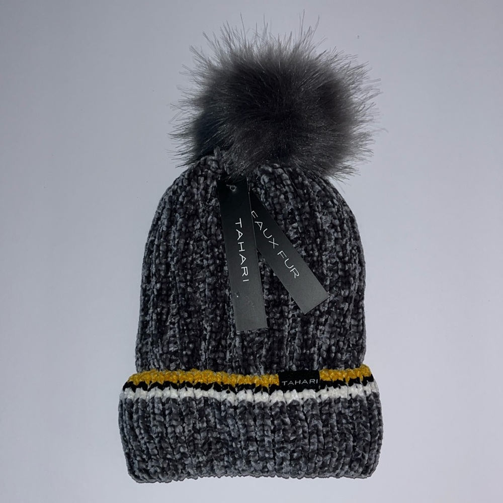 NEW Tahari Faux Fur Pom Chenille Beanie